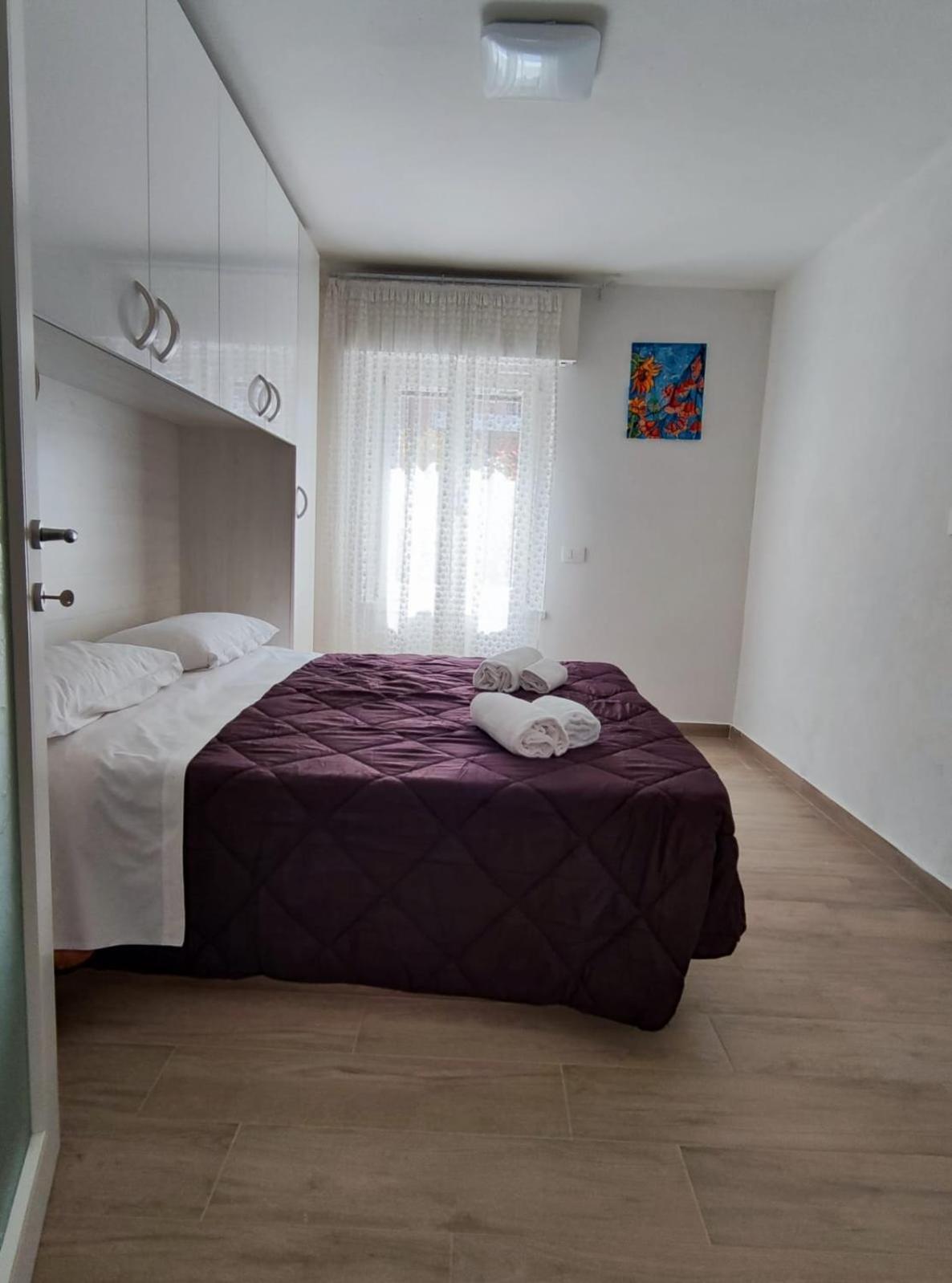 Sweet Apartment - Centre Peschiera del Garda Buitenkant foto
