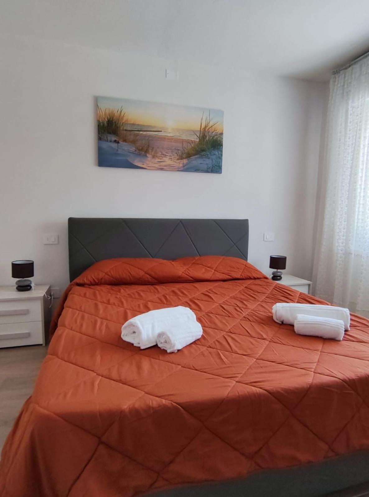 Sweet Apartment - Centre Peschiera del Garda Buitenkant foto