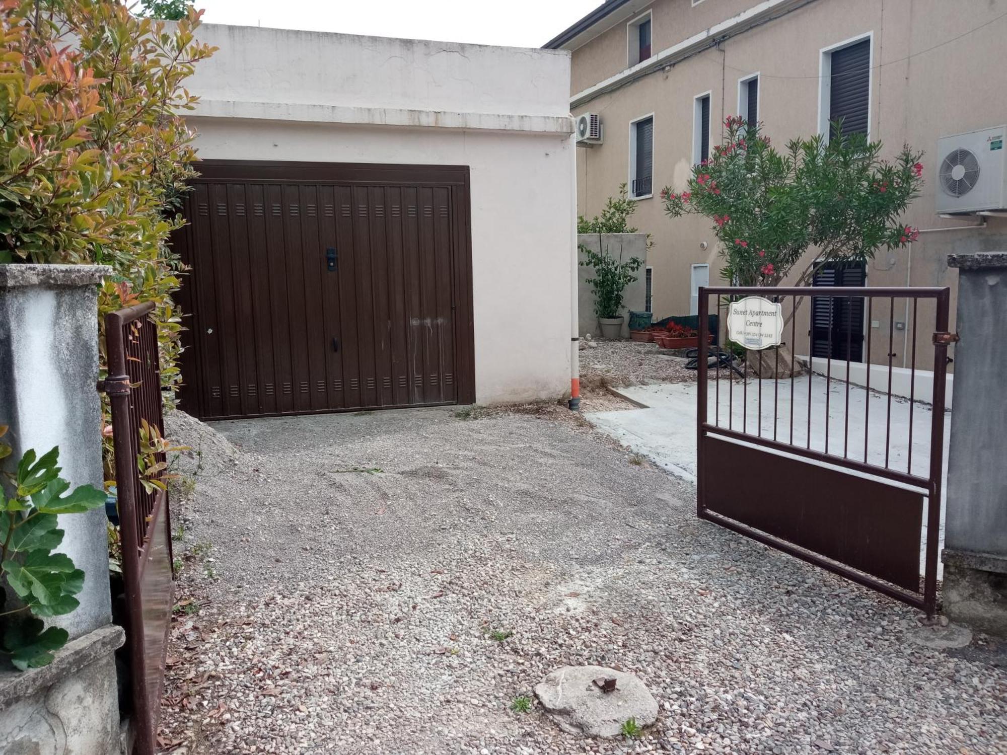 Sweet Apartment - Centre Peschiera del Garda Buitenkant foto